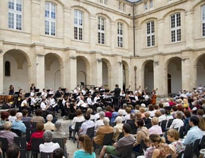 Cour Mably