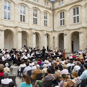 Cour Mably