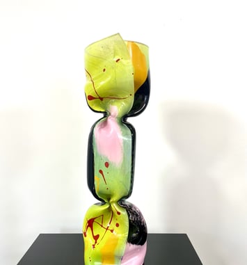538 WRAPPING BONBON TRANSPARENT PEINT VERT ROSE NOIR ROUGE 43 cm Socle transparent 15 x 17 x 1,5 cm Pièce unique JENK 2021