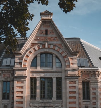 Visite guidée de l'Hôtel La Zoologie, Ancienne faculté des sciences et institut de zoologie de Bordeaux.