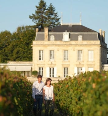 Visite et dégustation à Pomerol : entre histoire, architecture et terroir