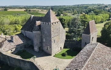 Visite guidée du château de Lavison du XIIIème siècle intérieur et extérieur