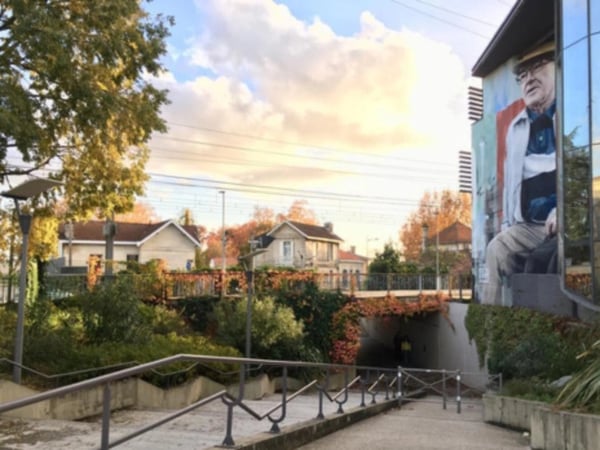 Balade urbaine à Pessac : Quand les murs prennent la parole