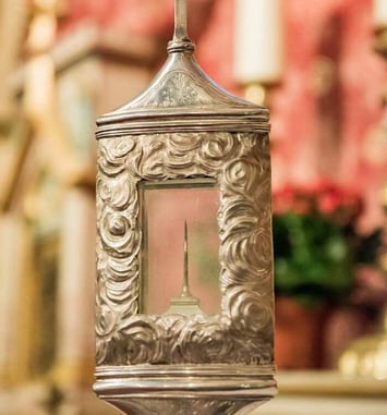 Présentation de la Sainte-Épine par la Confrérie de la Sainte-Épine de Libourne