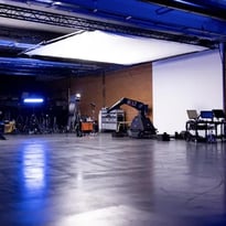 Visite commentée des studios de tournage "Piscine Club"