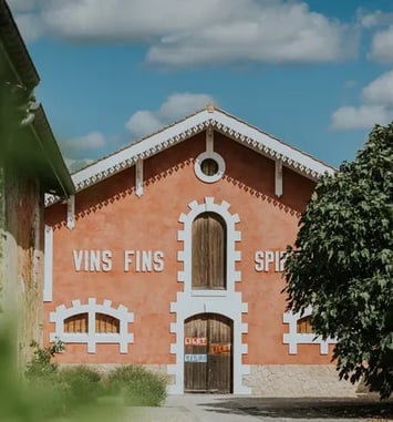 Visite guidée du Musée Lillet et de son Chai à Barriques
