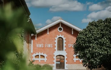 Visite guidée du Musée Lillet et de son Chai à Barriques