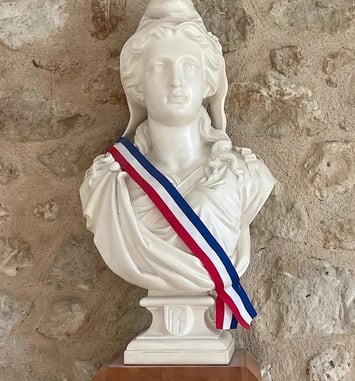 Visite citoyenne de la mairie et de ses archives / livret jeux jeunes