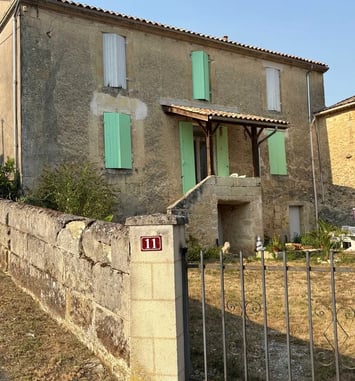 À la découverte de la maison des écoles, des carrières et de la source