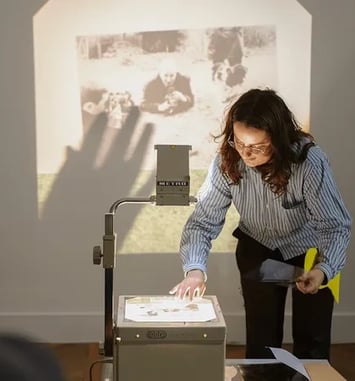 Conférence, performance "Amour, Vol et Musée" de Laura Burucoa