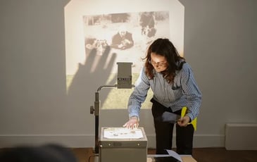 Conférence, performance "Amour, Vol et Musée" de Laura Burucoa