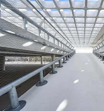 Quand l'architecture devient scène : carte blanche aux artistes sur la terrasse du Parking METPARK Arena