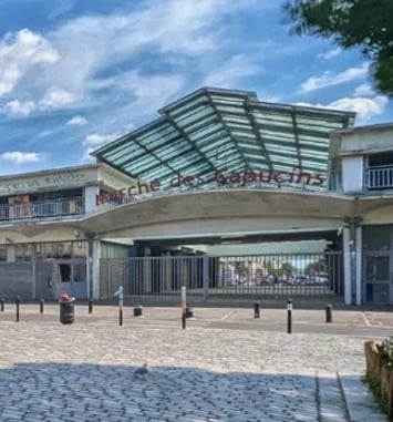 Balade urbaine aux Capucins : "Voyage dans le cœur battant de Bordeaux"