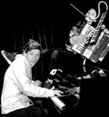Spectacle inclassable ! (chanson déjantée et piano acrobatique)