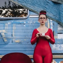 No Coffee for The Queen - Clara Aumann
