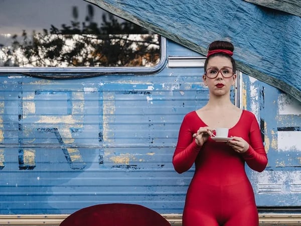 No Coffee for The Queen - Clara Aumann