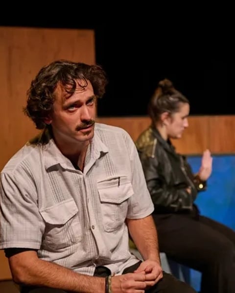 Le dos au mur par le Lien Théâtre