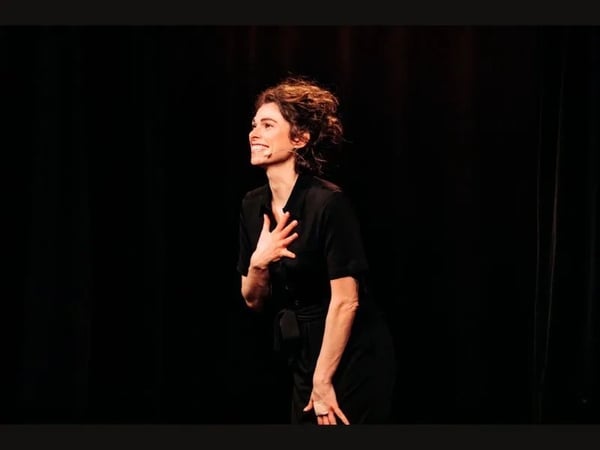 Lisa Perrio, C'est compliqué, je t'expliquerai
