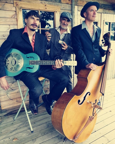 The Howlin' Blues Trio